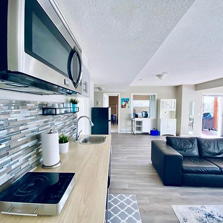Private, Spacious, & Bright Home YYC Dış mekan fotoğraf