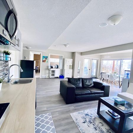 Private, Spacious, & Bright Home YYC Dış mekan fotoğraf