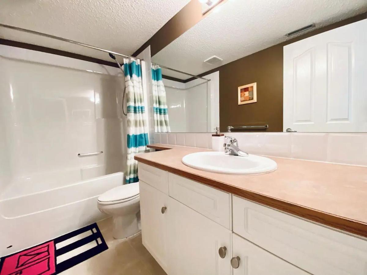 Private, Spacious, & Bright Home YYC Dış mekan fotoğraf